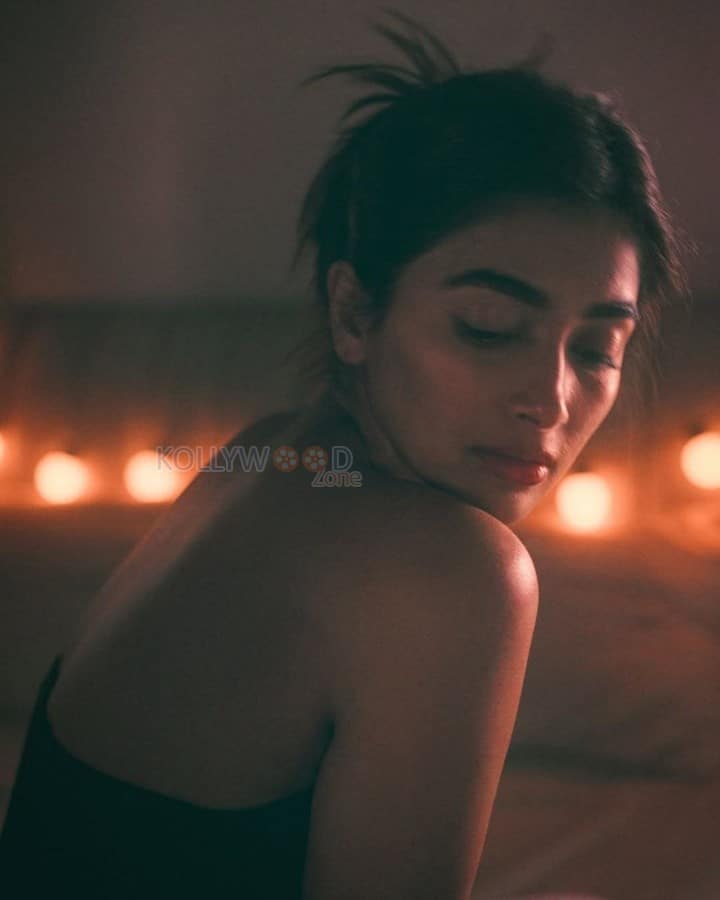 Adorable Pooja Hegde Pictures 01