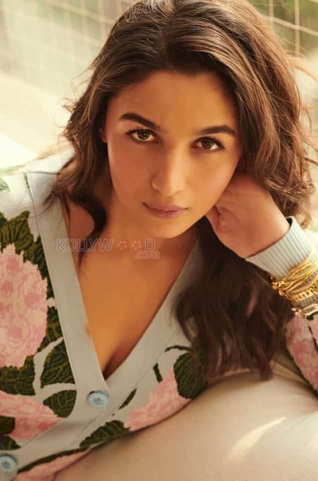 Alia Bhatt in a Floral Cardigan Set Photos 03