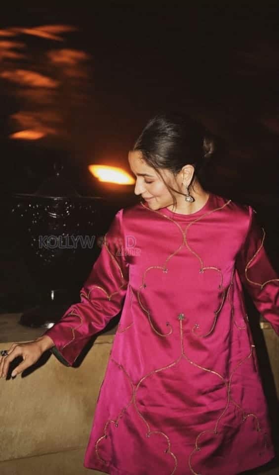 Alia Bhatt in an Abstract Co Ord Outfit for Diwali Pictures 01