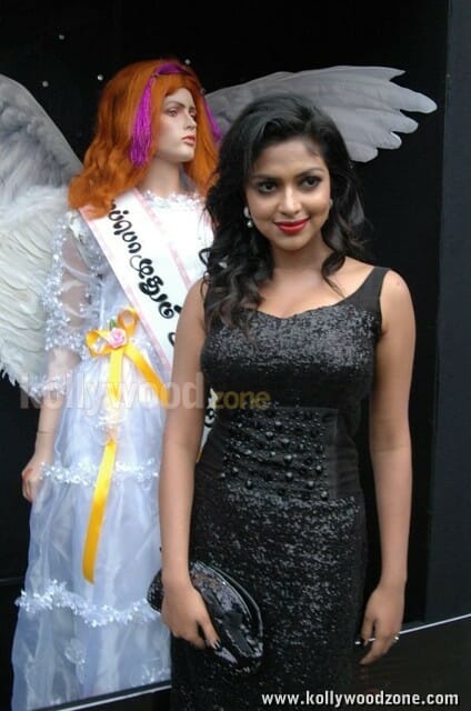 Amala Paul Muppozhudhum Un Karpanaigal Photos