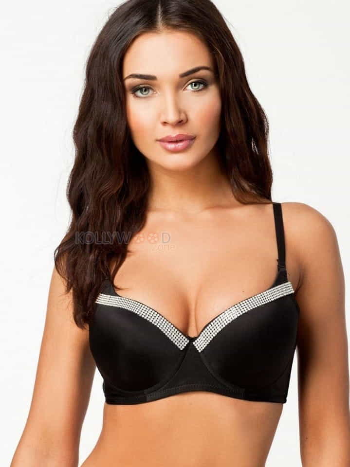 Amy Jackson Bikini Photoshoot Pictures