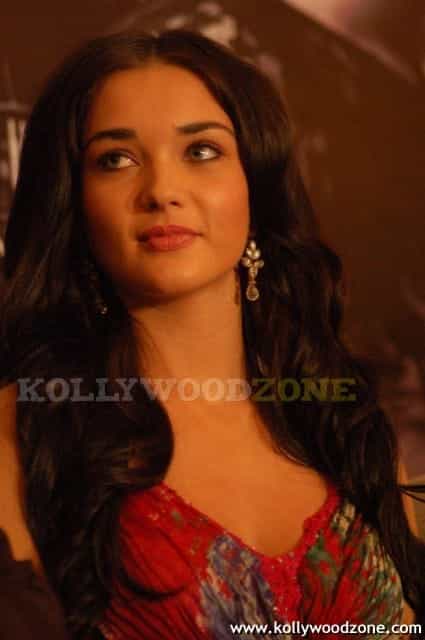 Amy Jackson In Madrasapattinam Movie Pics