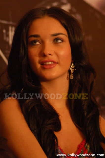Amy Jackson In Madrasapattinam Movie Pics