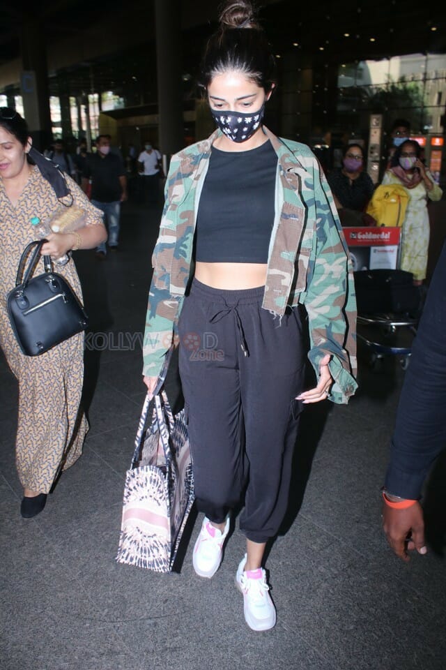 Ananya Pandey spotted at airport arrival Pictures