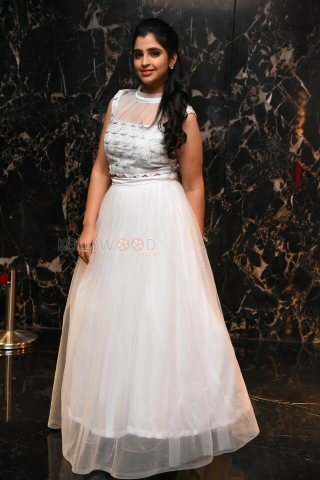 Anchor Shyamala At Krack Movie Trailer Launch Photos