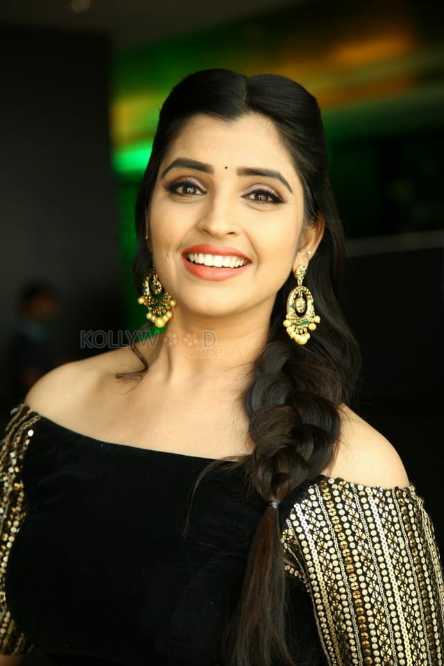 Anchor Shyamala at Aranya Movie Pre Release Event Pictures