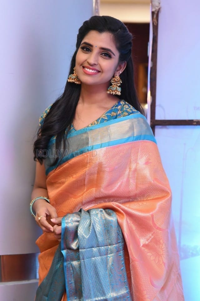 Anchor Shyamala at Thalaivi Movie Pre Release Event Pictures 02
