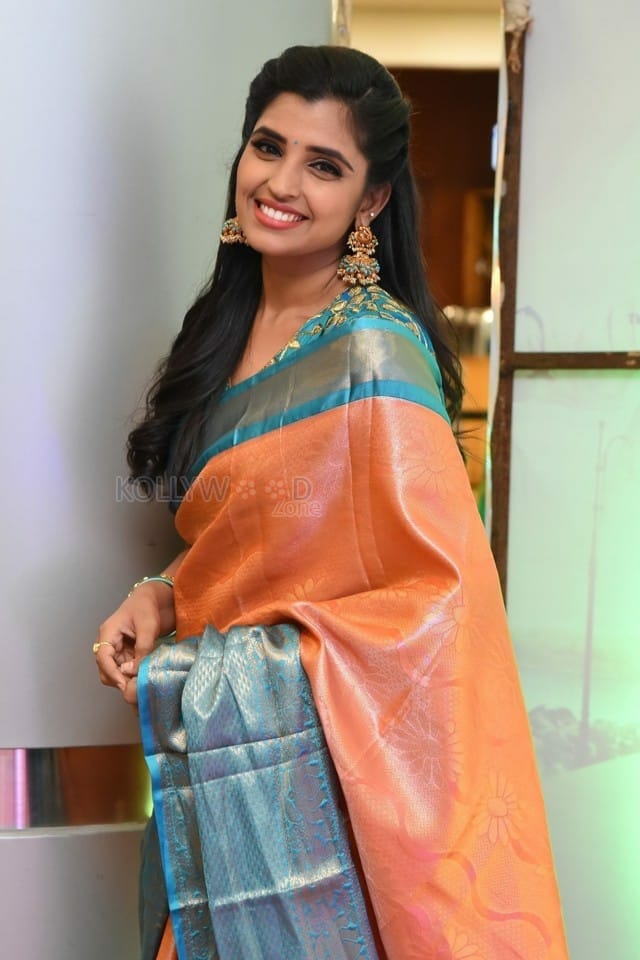 Anchor Shyamala at Thalaivi Movie Pre Release Event Pictures 03