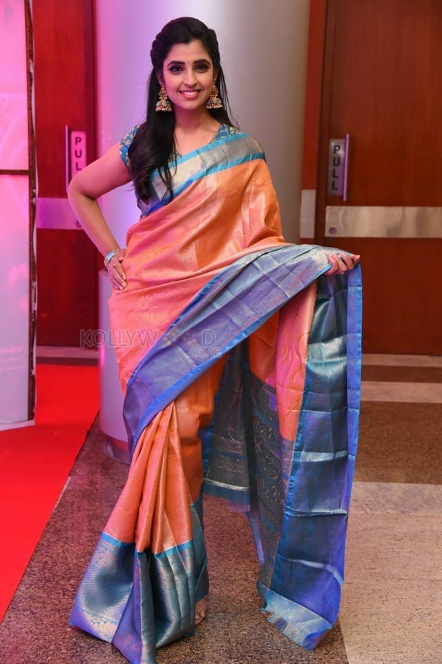 Anchor Shyamala at Thalaivi Movie Pre Release Event Pictures 13