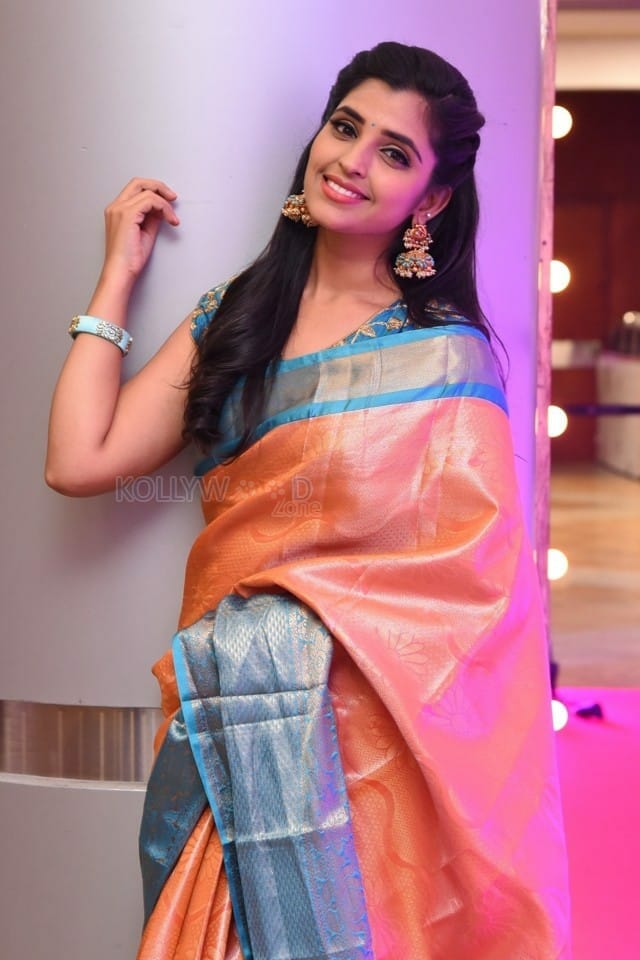Anchor Shyamala at Thalaivi Movie Pre Release Event Pictures 19
