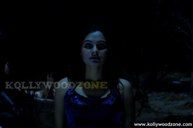 Andrea Jeremiah In Aayirathil Oruvan Pictures