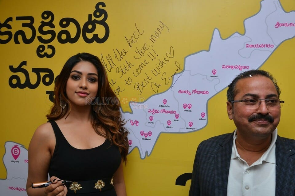 Anu Emmanuel At The Launch Of B New Mobile Store Photos