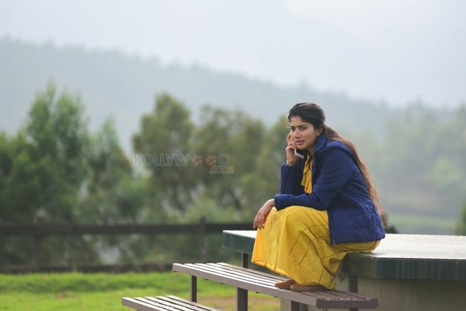 Anukoni Athidhi Movie Heroine Sai Pallavi Photos
