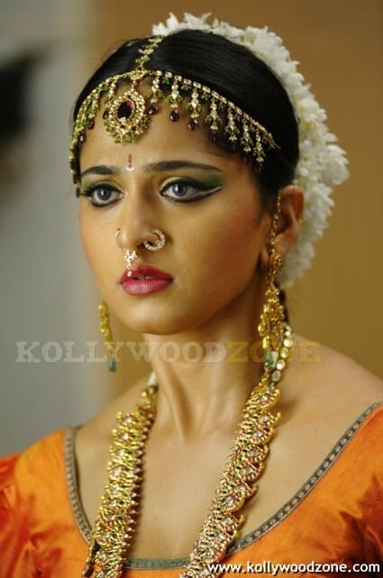 Anushka In Nagavalli Movie Pics