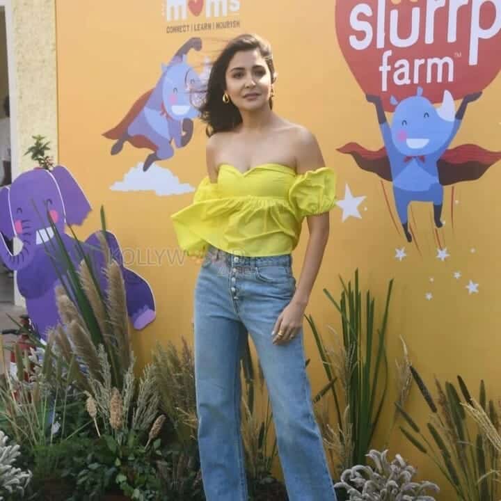 Anushka Sharma Sexy in Yellow at Slurp Farm Event Photos 03