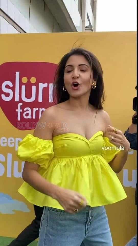 Anushka Sharma Sexy in Yellow at Slurp Farm Event Photos 16