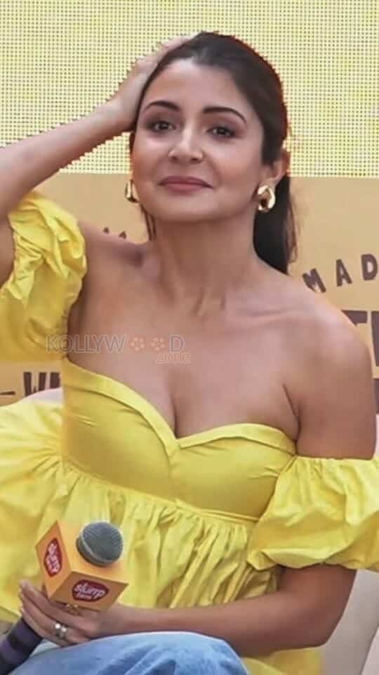 Anushka Sharma Sexy in Yellow at Slurp Farm Event Photos 28