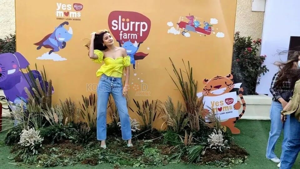 Anushka Sharma Sexy in Yellow at Slurp Farm Event Photos 29