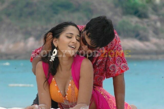 Anushka Shetty Sexy Stills