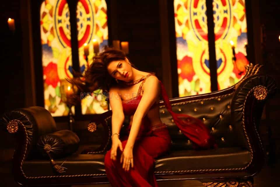 Aranmanai 4 Actress Tamanna Bhatia Sexy Stills 12
