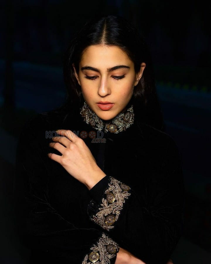 Atrangi Re Heroine Sara Ali Khan Photos