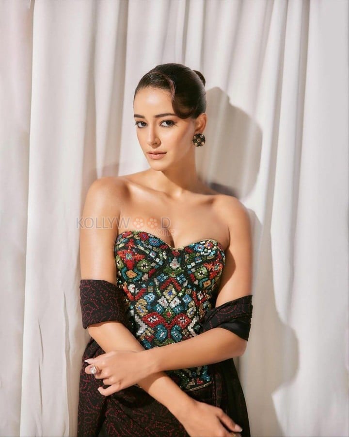 Attractive Ananya Panday in a Patola Corset Top and Bandhani Saree Skirt Pictures 01