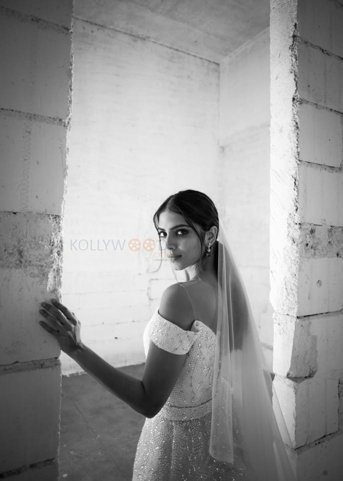 Attractive Malavika Mohanan Black and White Pictures 07