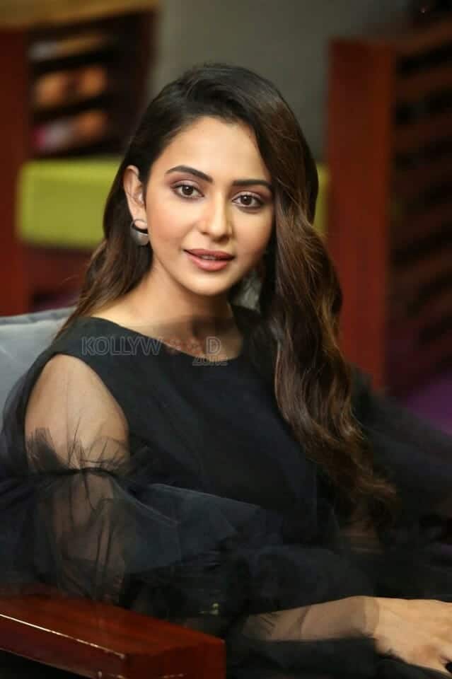 Ayalaan Movie Heroine Rakul Preet Singh Cute Pictures 03