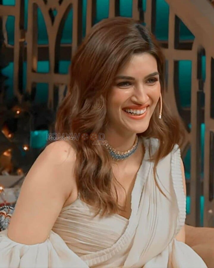 Bachchan Pandey Heroine Kriti Sanon Photos