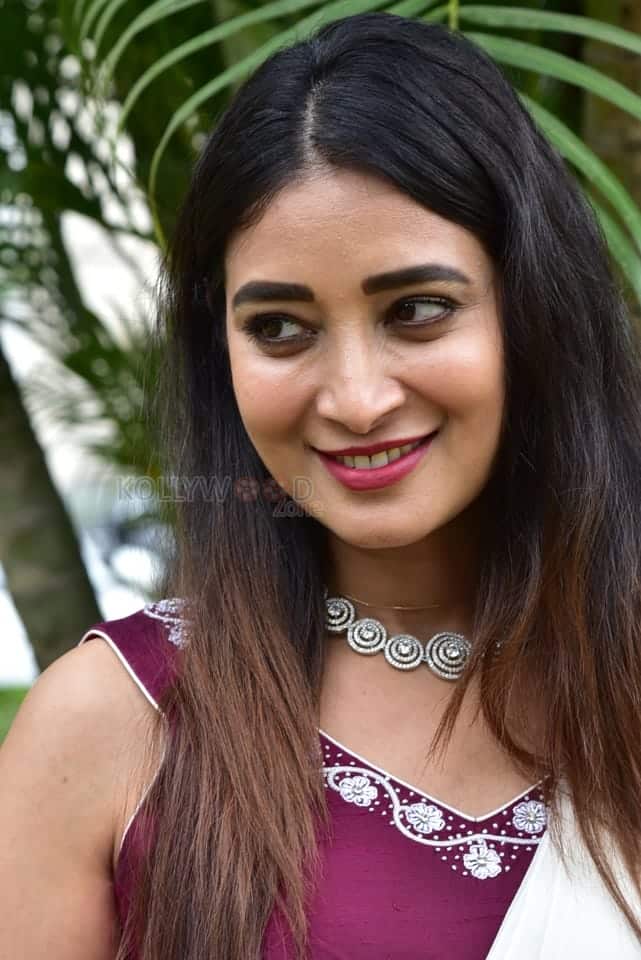 Beautiful Actress Bhanu Shree at Kalasa Teaser Launch Photos 21