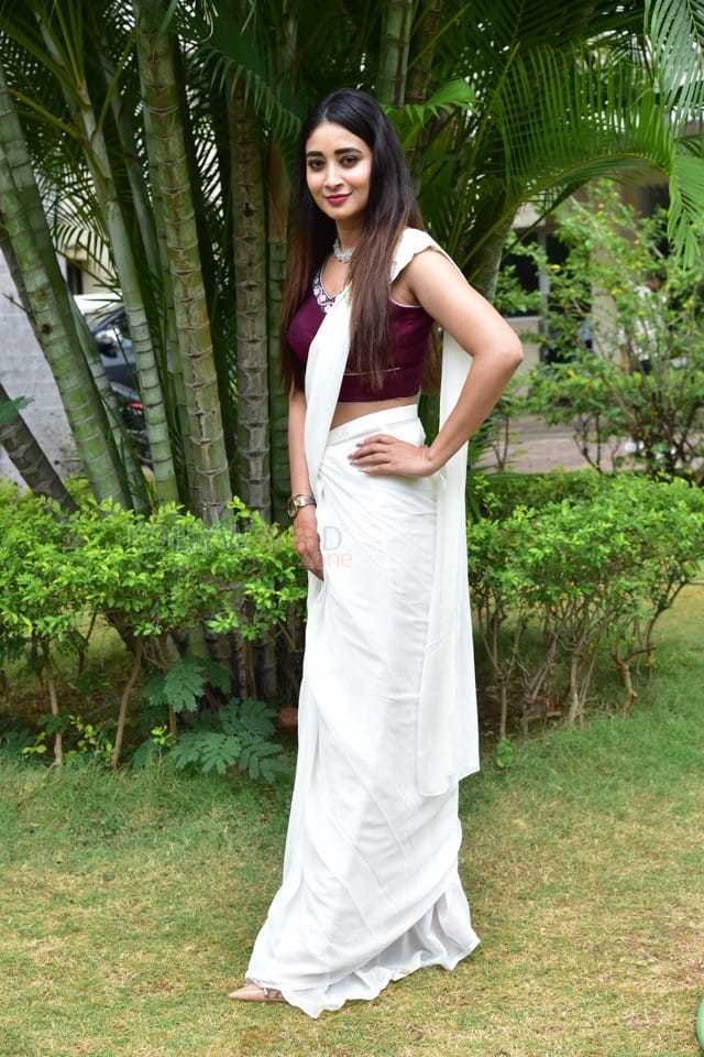 Beautiful Actress Bhanu Shree at Kalasa Teaser Launch Photos 32