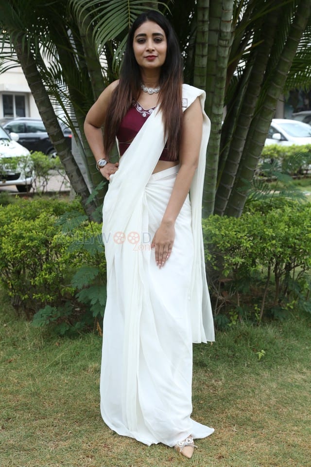 Beautiful Actress Bhanu Shree at Kalasa Teaser Launch Photos 51