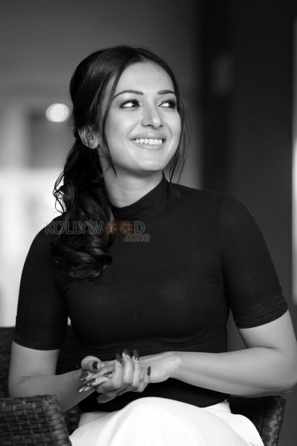 Beautiful Actress Catherine Tresa Latest Photo Shoot Photos