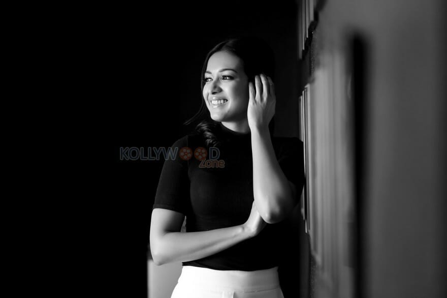 Beautiful Actress Catherine Tresa Latest Photo Shoot Photos