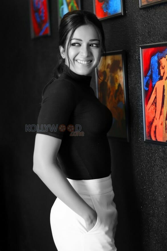 Beautiful Actress Catherine Tresa Latest Photo Shoot Photos