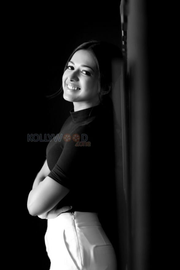 Beautiful Actress Catherine Tresa Latest Photo Shoot Photos