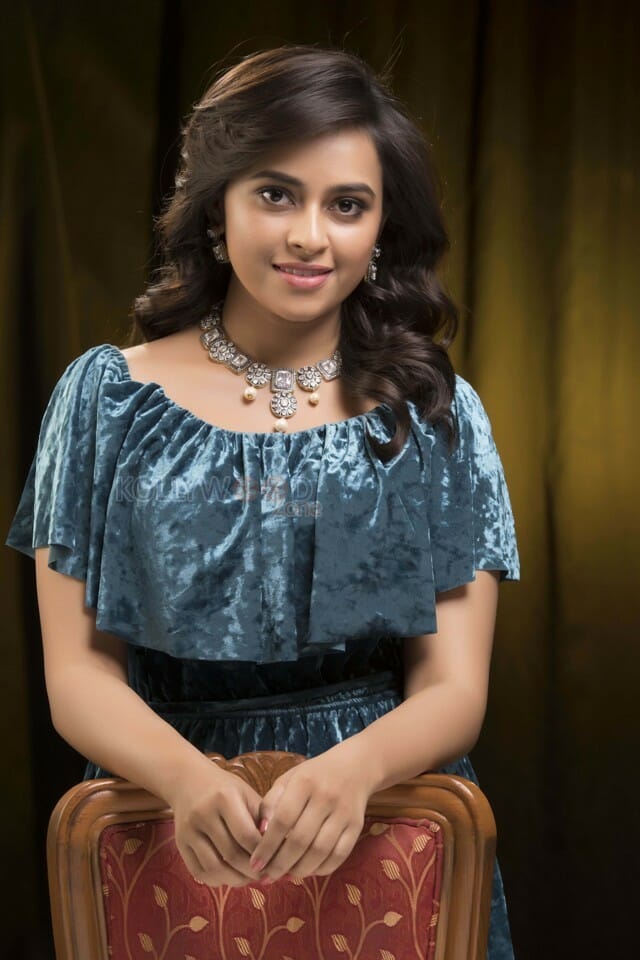 Beautiful Actress Sri Divya Photoshoot Pictures