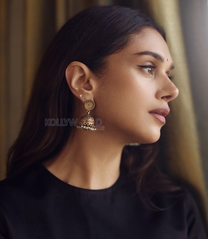 Beautiful Aditi Rao Hydari in a Black Silk Kurta and Sharara Pictures 02