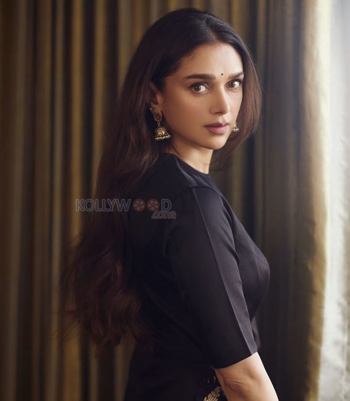 Beautiful Aditi Rao Hydari in a Black Silk Kurta and Sharara Pictures 04