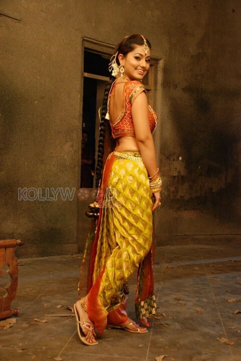 Beautiful And Sexy Sneha Photos