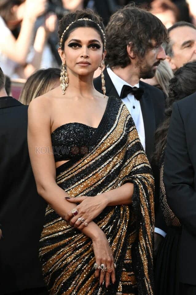 Beautiful Deepika Padukone at Cannes 2022 Photos 12