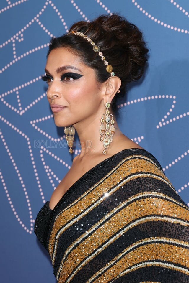 Beautiful Deepika Padukone at Cannes 2022 Photos 25