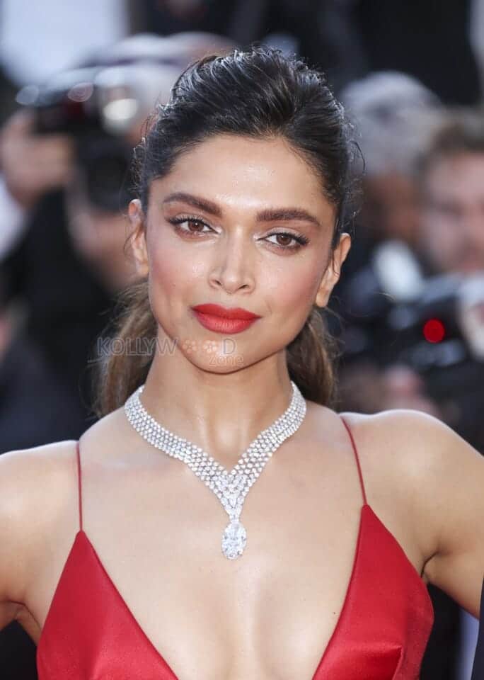 Beautiful Deepika Padukone at Cannes 2022 Photos 50