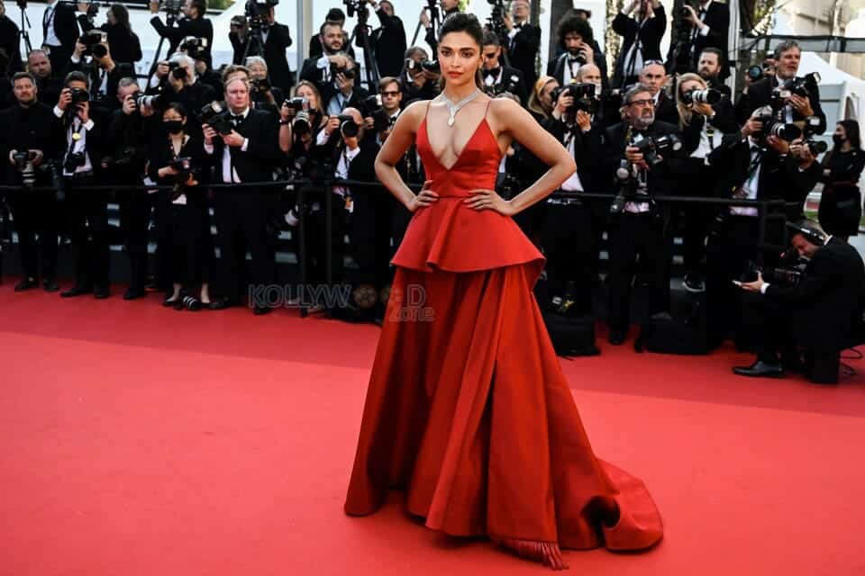 Beautiful Deepika Padukone at Cannes 2022 Photos 51