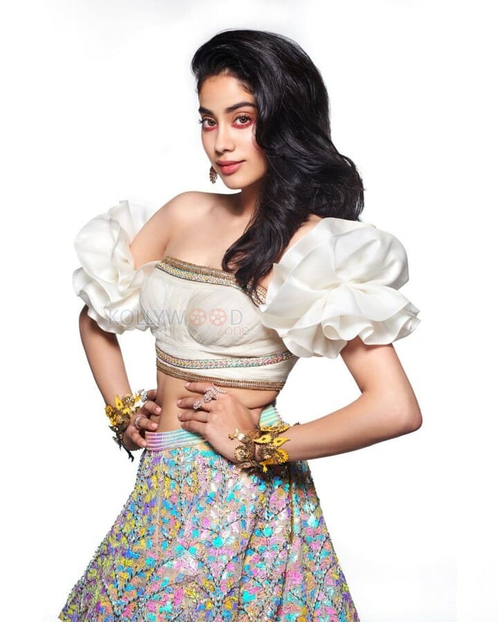 Beautiful Hindi Actress Janhvi Kapoor Photos 01