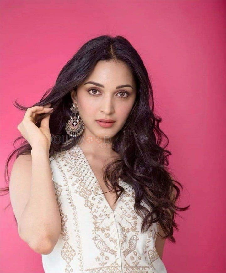 Beautiful Indian Actress Kiara Advani Pictures 05