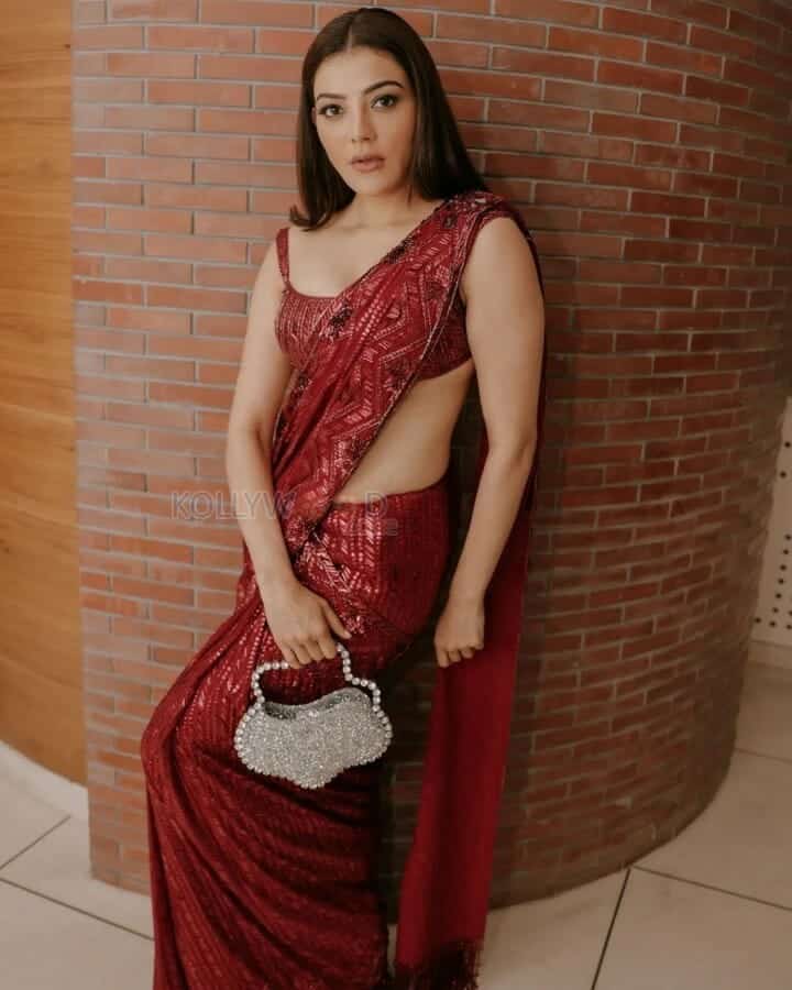 Beautiful Kajal Aggarwal in a Sexy Red Saree Photos 05