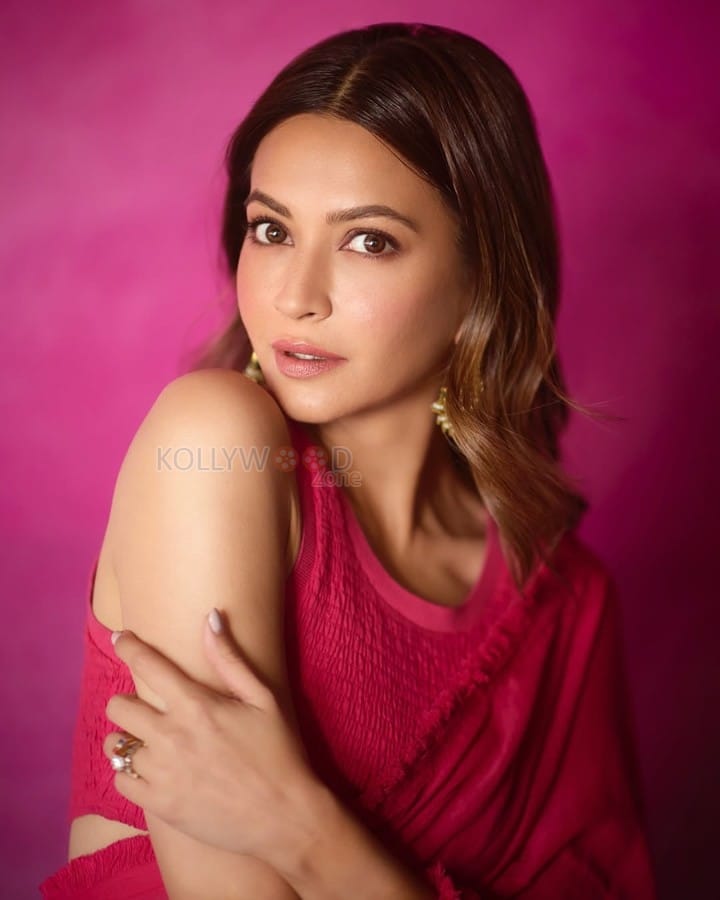 Beautiful Kriti Kharbanda in a Pink Saree at Waves Summit 2025 Photos 02