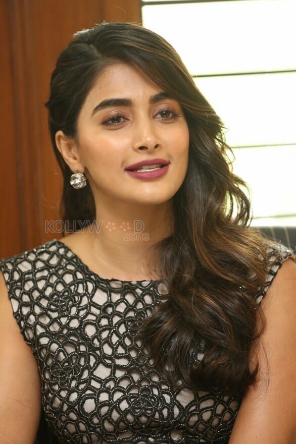 Beautiful Pooja Hegde Interview Photos