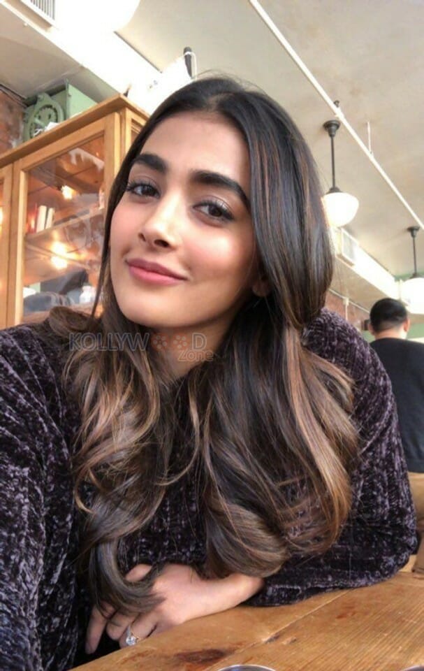 Beautiful Pooja Hegde Unseen Pictures